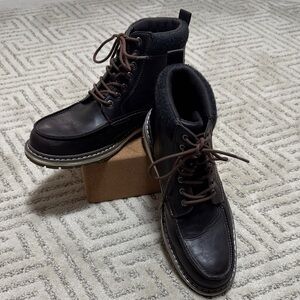 NWOB Sonoma Abraham Chukka Boots - size 12